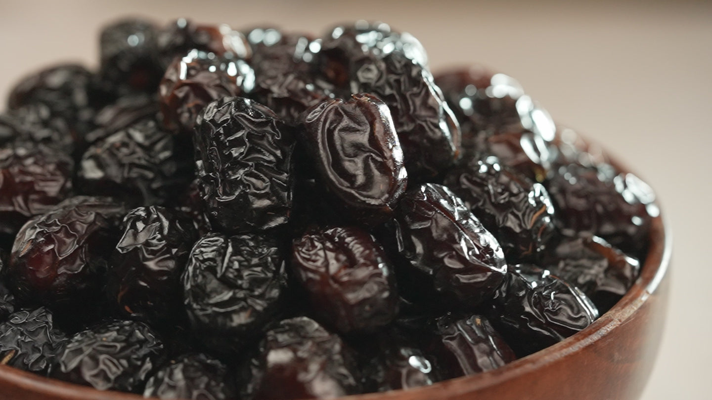 Falcon Ajwa dates close up image