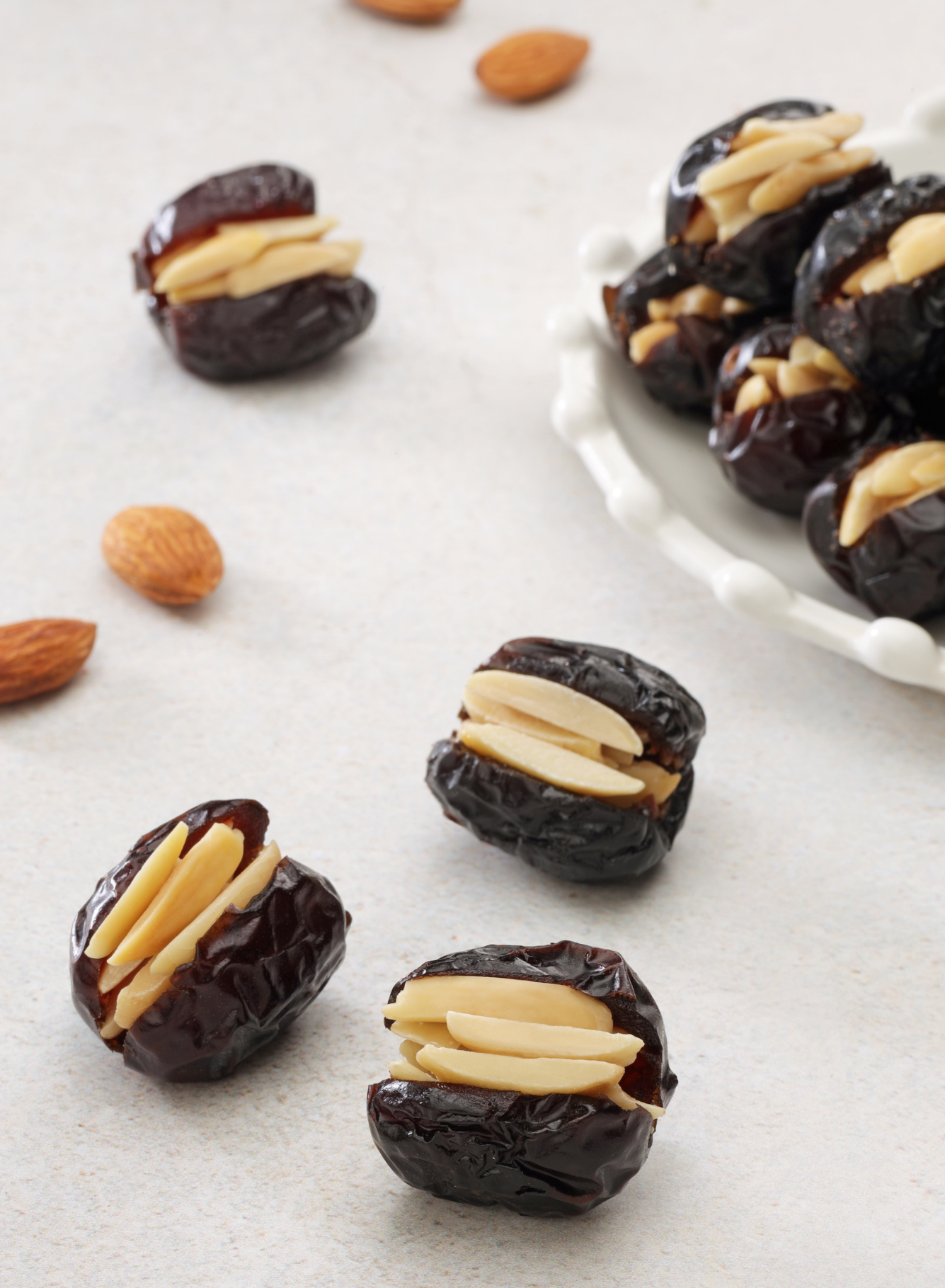 Ajwa Dates with Sliced Nuts Stuffing
