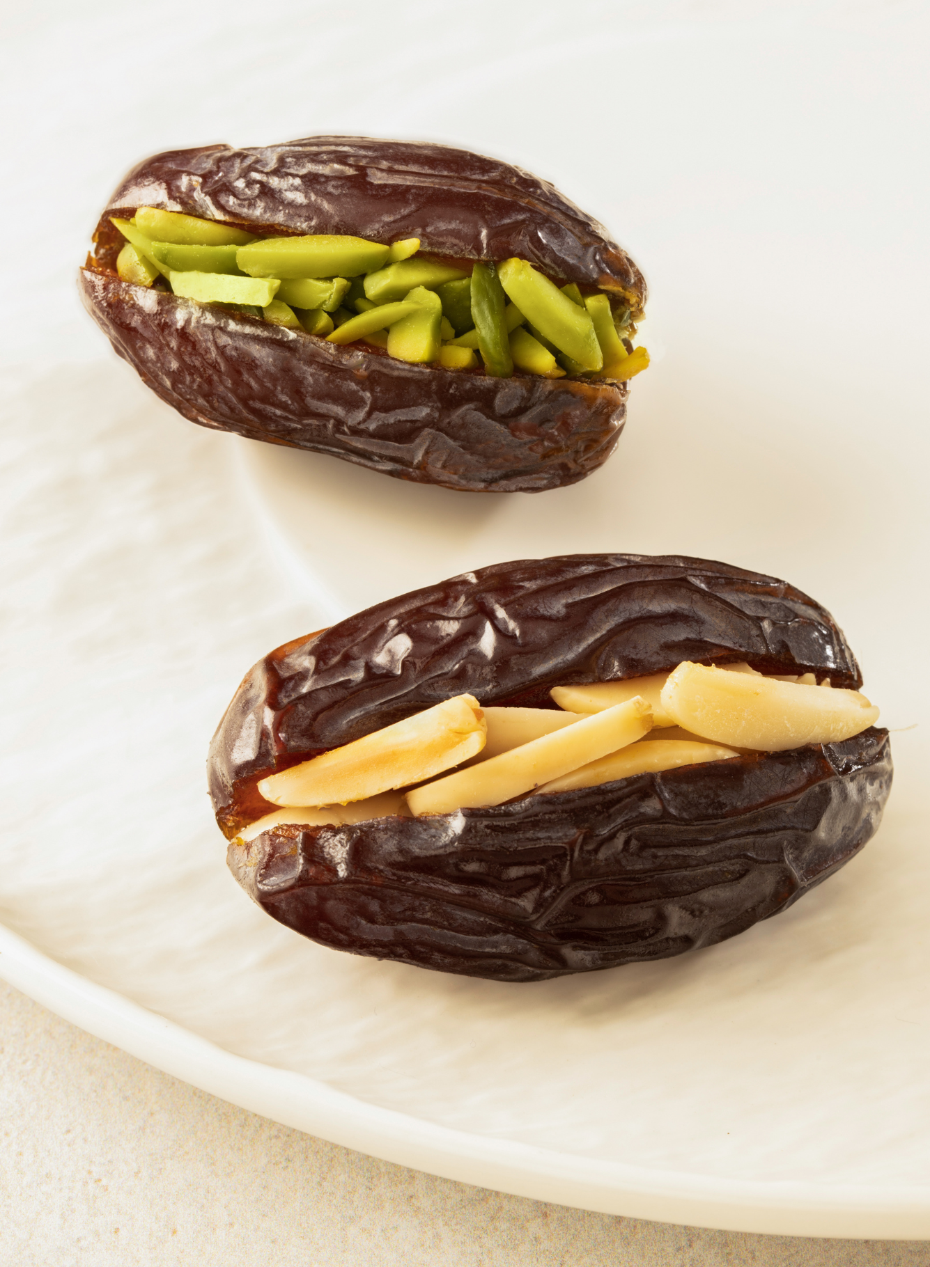 Medjoul Dates with Sliced Nuts Stuffing
