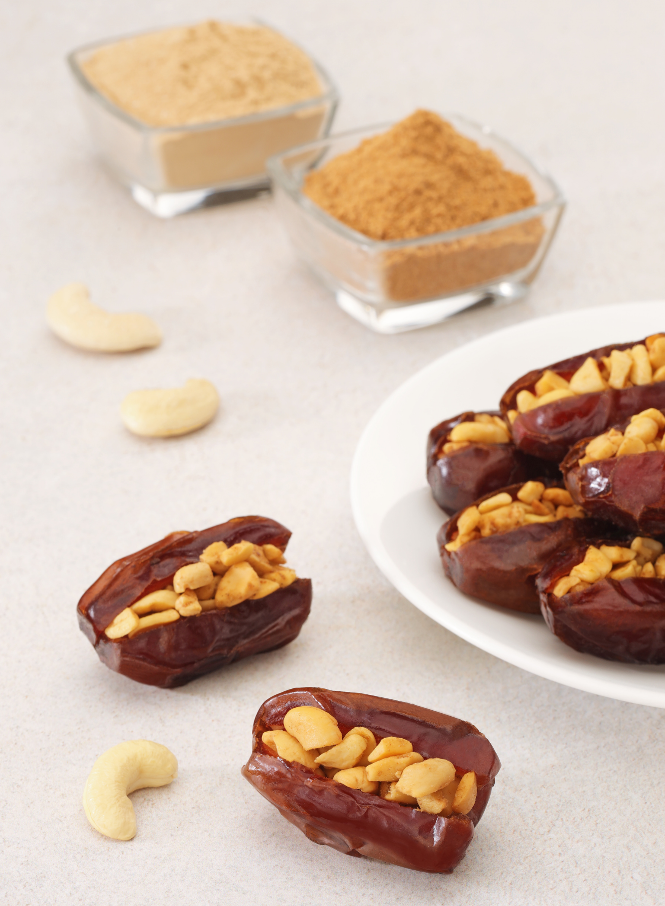 Khidri Dates with Cashew Masala with Prop