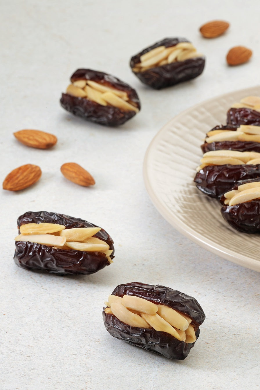 Safawi Dates with Sliced Nuts Stuffing