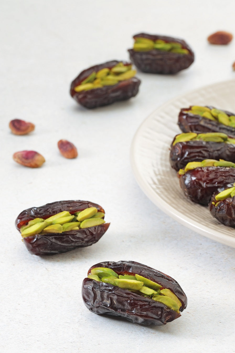 Safawi Dates with Sliced Nuts Stuffing